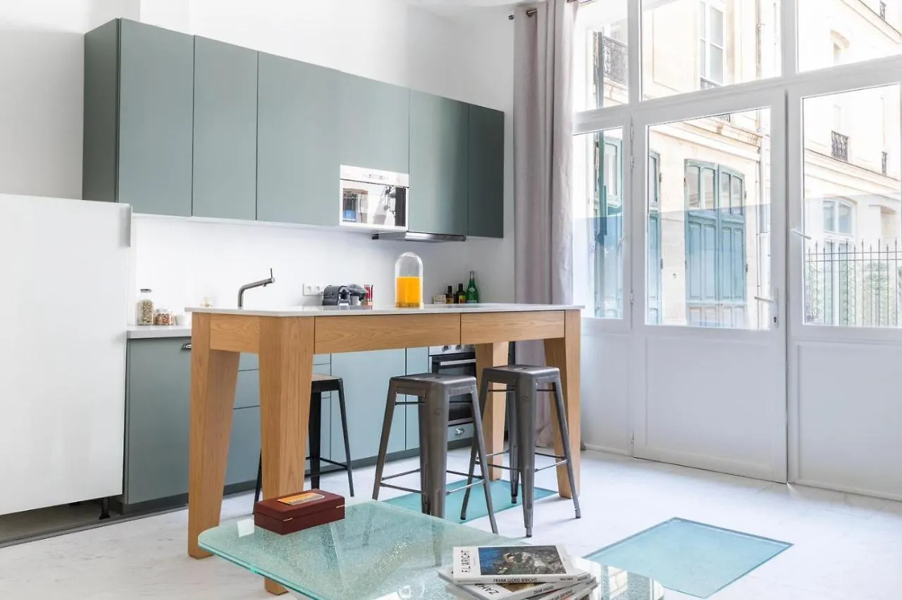 Home Suite Home Champs Elysees Georges V